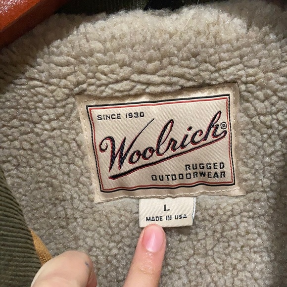 SOLD Men’s woolrich coat - Picture 2 of 4